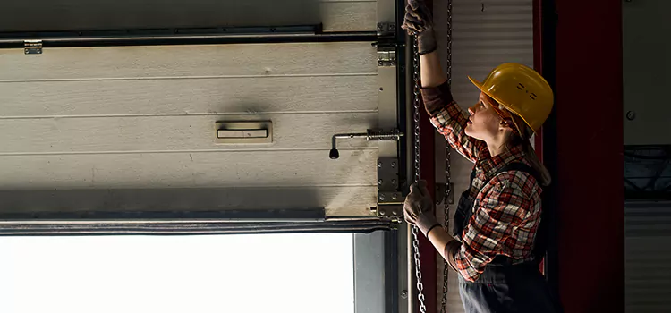 Addressing Common Garage Door Stoppage Issues in Palm Beach Gardens, FL